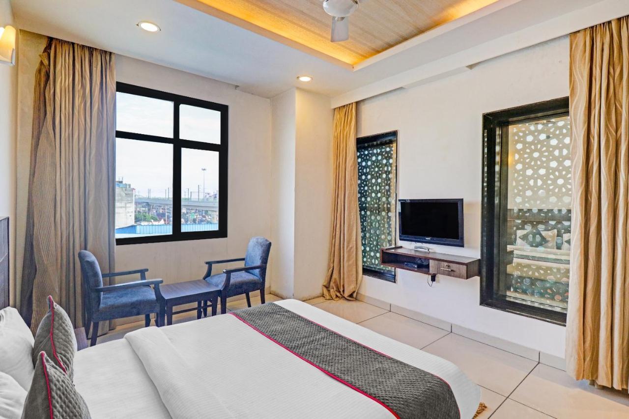 ホテル Oyo Townhouse 484 Sanskriti デリー エクステリア 写真