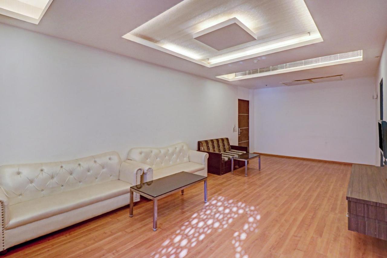 ホテル Oyo Townhouse 484 Sanskriti デリー エクステリア 写真